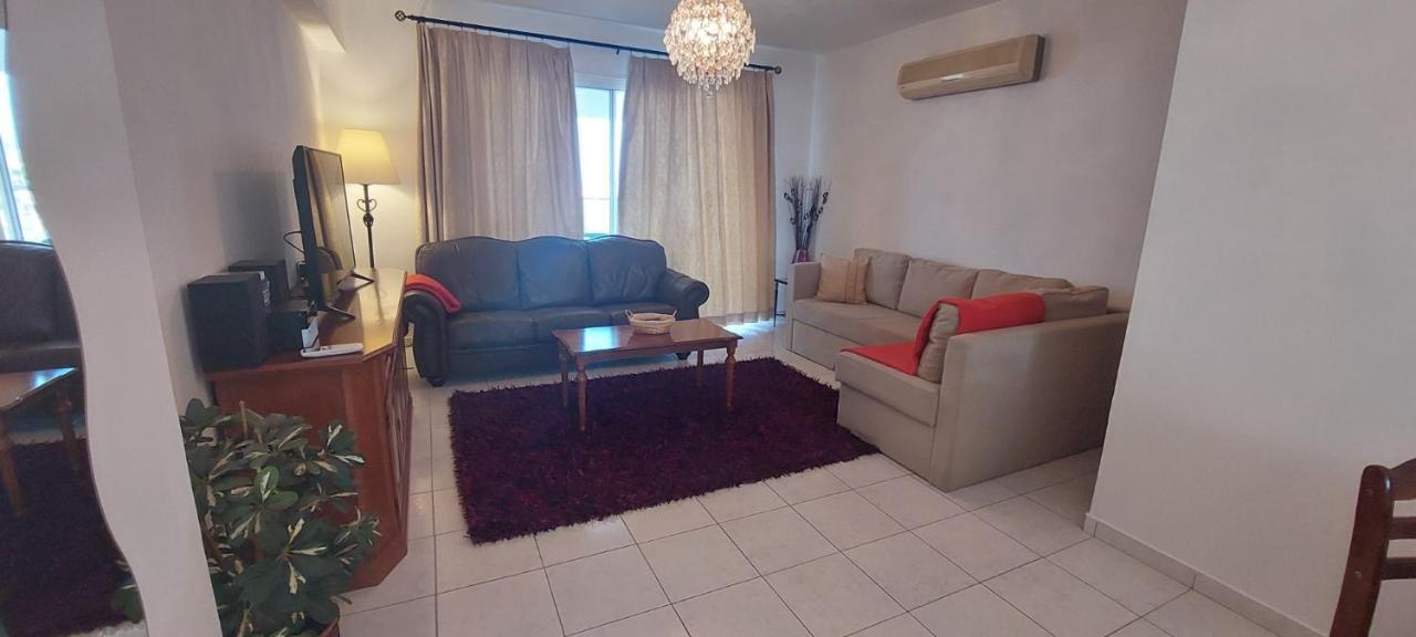 Spacious 2 Bedroom Apartment Пейя Екстер'єр фото